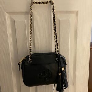 NWOT, Tory Burch Black Thea Chain Crossbody. Excellent Condition. Dust bag.